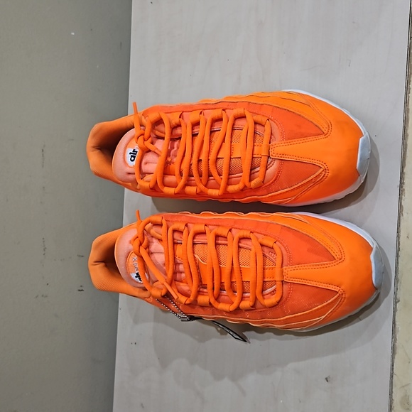 Sneakers - Picture 2 of 4